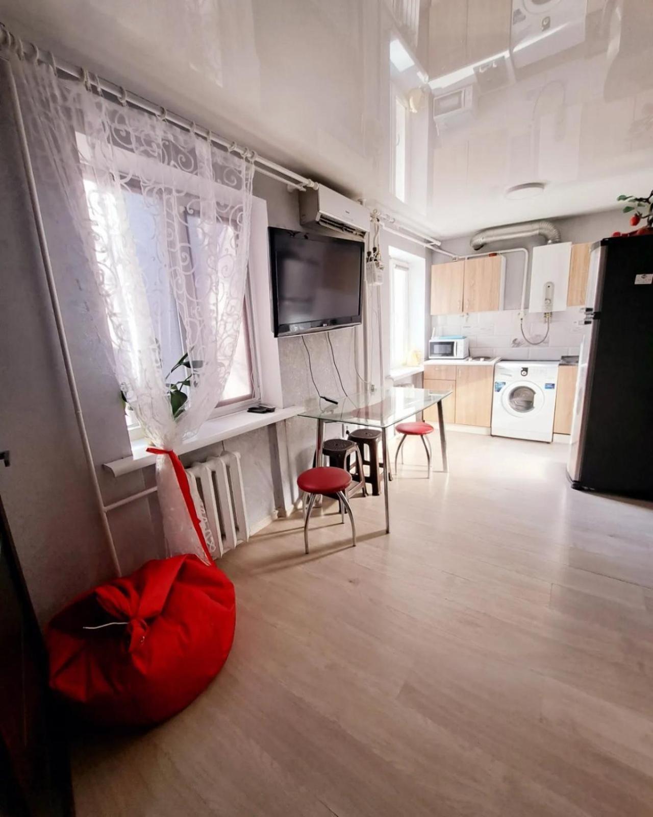 Студия 2 Комнаты В Центре Города Kryvyi Rih Exterior foto